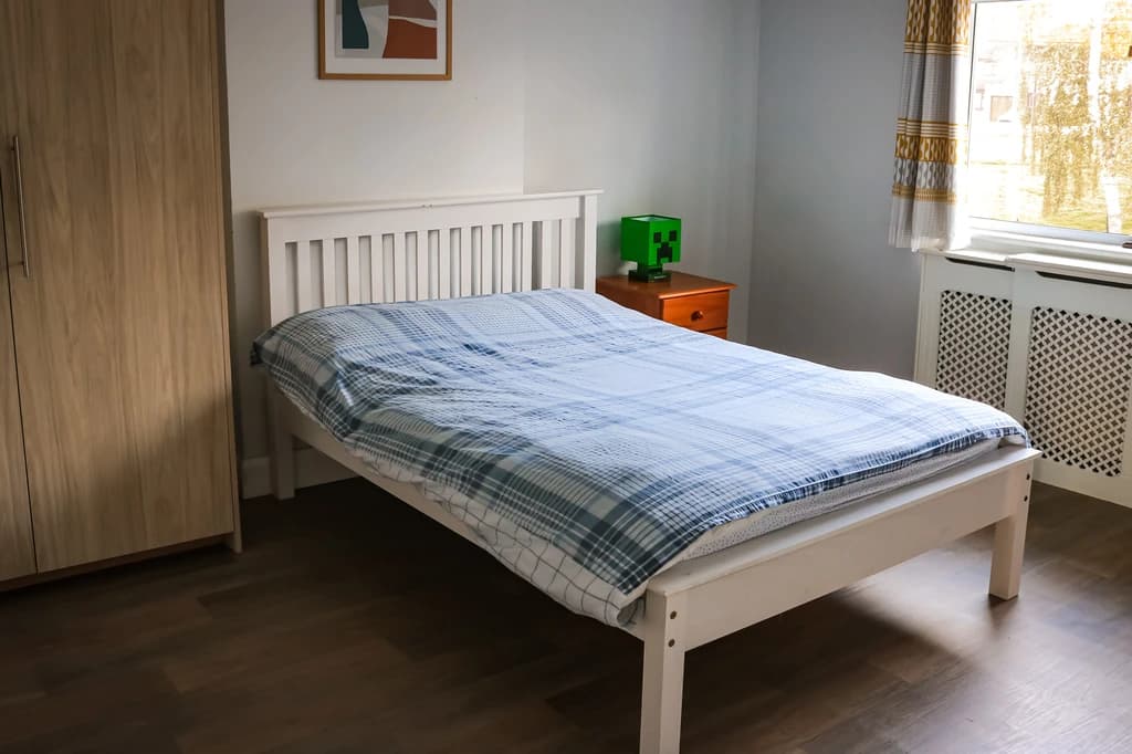 Dromawling-bedroom-1