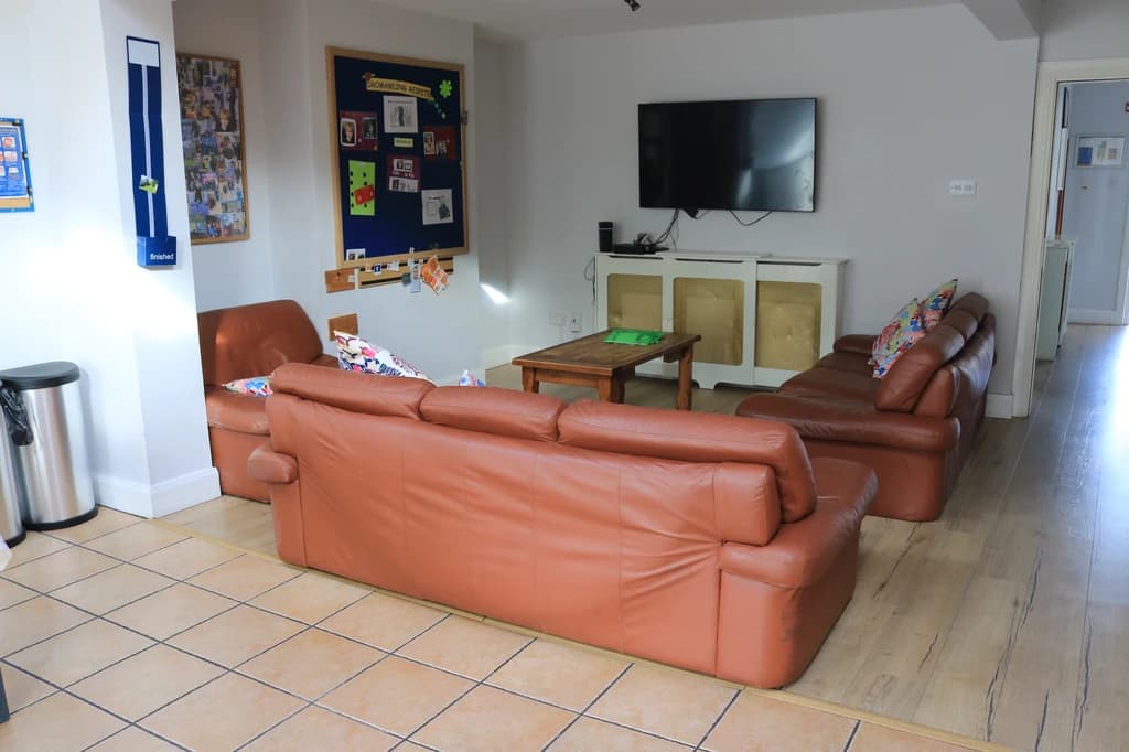 dromawling-living-room